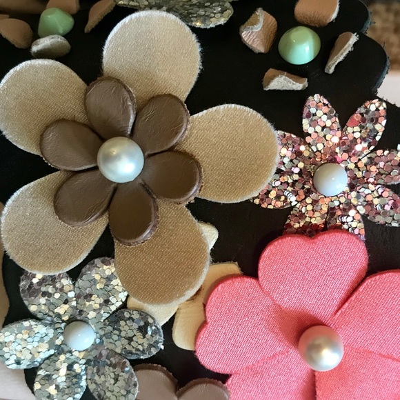 Flower and sparkle sandals - Picture 2 of 4